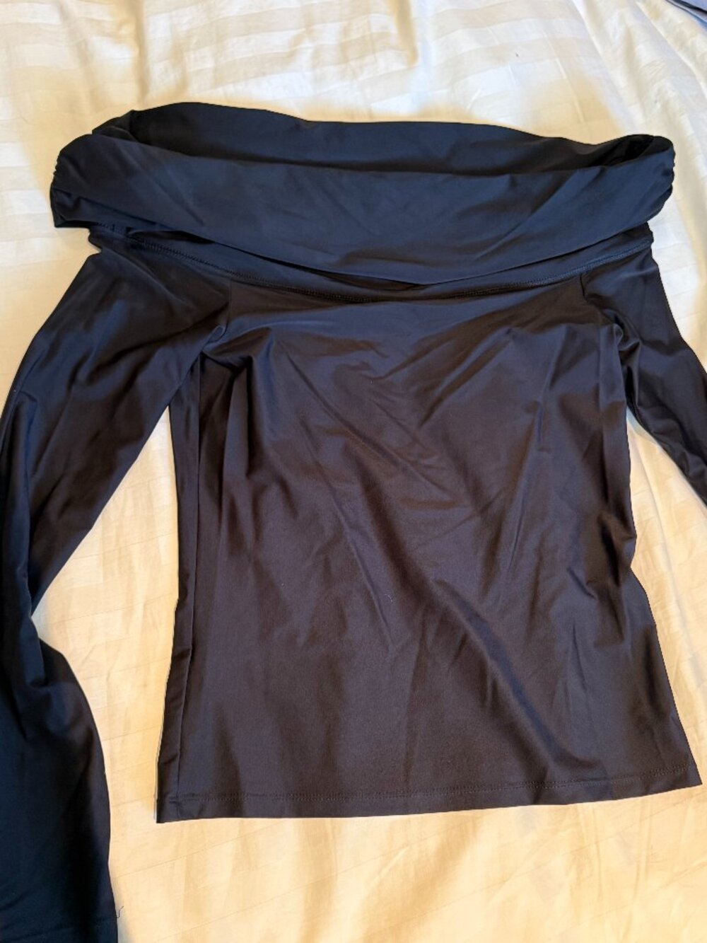 Aritzia | Wilfrid - Black off shoulder blouse